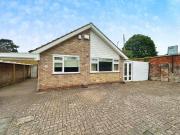 2 Bedroom Bungalow Wolverhampton Staffordshire 96501093