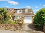 2 Bedroom Chalet For Sale In Thornhill Park
