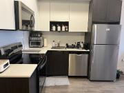 2 Bedroom Condo for Rent at 204 Burnhamthorpe Rd E,...