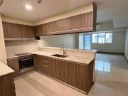 2 Bedroom Condo FOR SALE in Park McKinley West near...