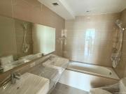 2 Bedroom Condo FOR SALE in Uptown Parksuites BGC