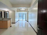 2 Bedroom Condo FOR SALE in Uptown Parksuites BGC