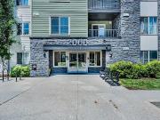 2 bedroom condo in Albert Park