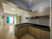 2 Bedroom Condo Unit with Parking Slot at Roces Tower,...