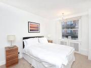 2 bedroom conversion flat with 2 bathrooms in London, W1W