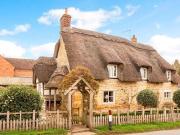 2 Bedroom Cottage For Rent In Ashton under hill
