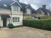 2 Bedroom Cottage For Rent In Ilford, London