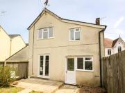 2 bedroom cottage for rent in Market Street Wotton Under...