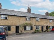 2 bedroom Cottage for rent in Mill Road, Wolvercote,...