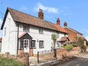 2 bedroom cottage for rent in Silver Street, Steeple...