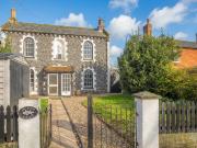 2 bedroom cottage for sale