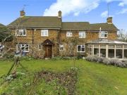 2 Bedroom Cottage House