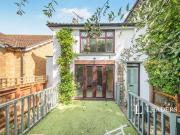 2 Bedroom Cottage House