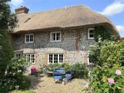 2 Bedroom Cottage House