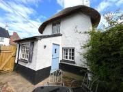 2 bedroom cottage to rent
