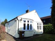 2 bedroom detached bungalow for rent in 19 Mount Road, ME1