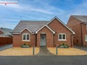 2 bedroom detached bungalow for rent in Valor Drive,...