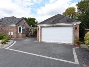 2 bedroom detached bungalow for sale