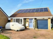 2 bedroom detached bungalow for sale
