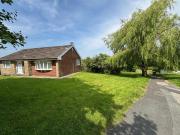 2 bedroom detached bungalow for sale in 9 Erskine Close,...