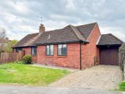 2 bedroom detached bungalow for sale in Canford Close,...