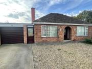 2 bedroom detached bungalow for sale in Fen Road,...