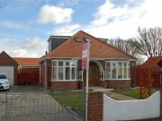 2 bedroom detached bungalow for sale in Fortyfoot...