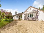 2 Bedroom Detached Bungalow For Sale In Grantham,...
