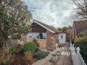 2 bedroom detached bungalow for sale in Hearsall Avenue,...