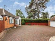 2 bedroom detached bungalow for sale in Holly Grove...