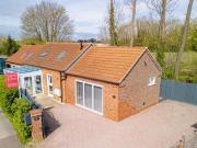 2 Bedroom Detached Bungalow For Sale In Lincoln,...