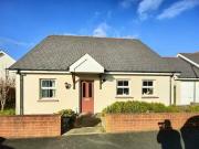 2 bedroom detached bungalow for sale in Maes Waldo...