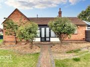 2 bedroom detached bungalow for sale in Malcolm Drive,...