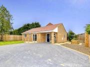 2 bedroom detached bungalow for sale in Millers Close...
