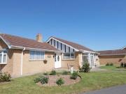 2 bedroom detached bungalow for sale in Park View...