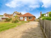 2 bedroom detached bungalow for sale in Westwood Drive,...