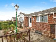 2 bedroom detached bungalow for sale in Woodleigh Close,...
