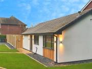 2 bedroom Detached Bungalow for sale, Manor Close,...