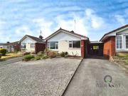 2 bedroom Detached Bungalow for sale, Weaver Close,...