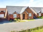 2 bedroom Detached Bungalow for sale, West Field Road,...