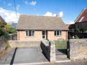 2 bedroom detached bungalow to rent