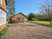2 bedroom detached bungalow to rent