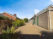 2 bedroom detached bungalow to rent