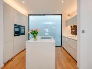 2 bedroom detached house for rent in Gregory Place W8