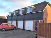 2 bedroom detached house for rent in Teulon Court,...