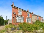 2 bedroom detached house for sale