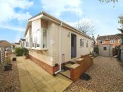 2 bedroom detached house for sale