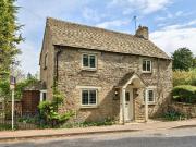 2 bedroom detached house for sale