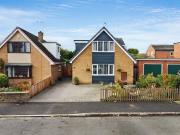 2 bedroom detached house for sale
