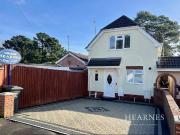 2 bedroom detached house for sale